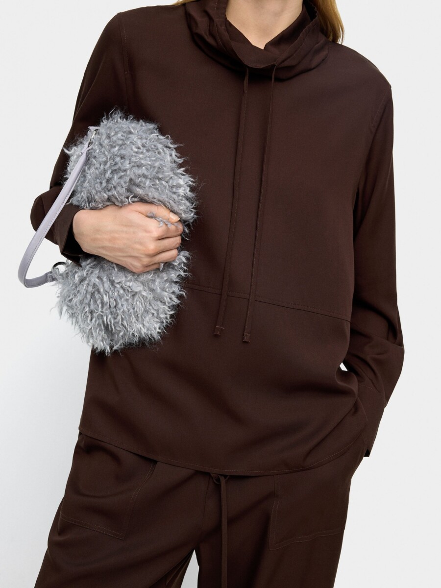 Blusa De Cuello Alto Con Cordón marron