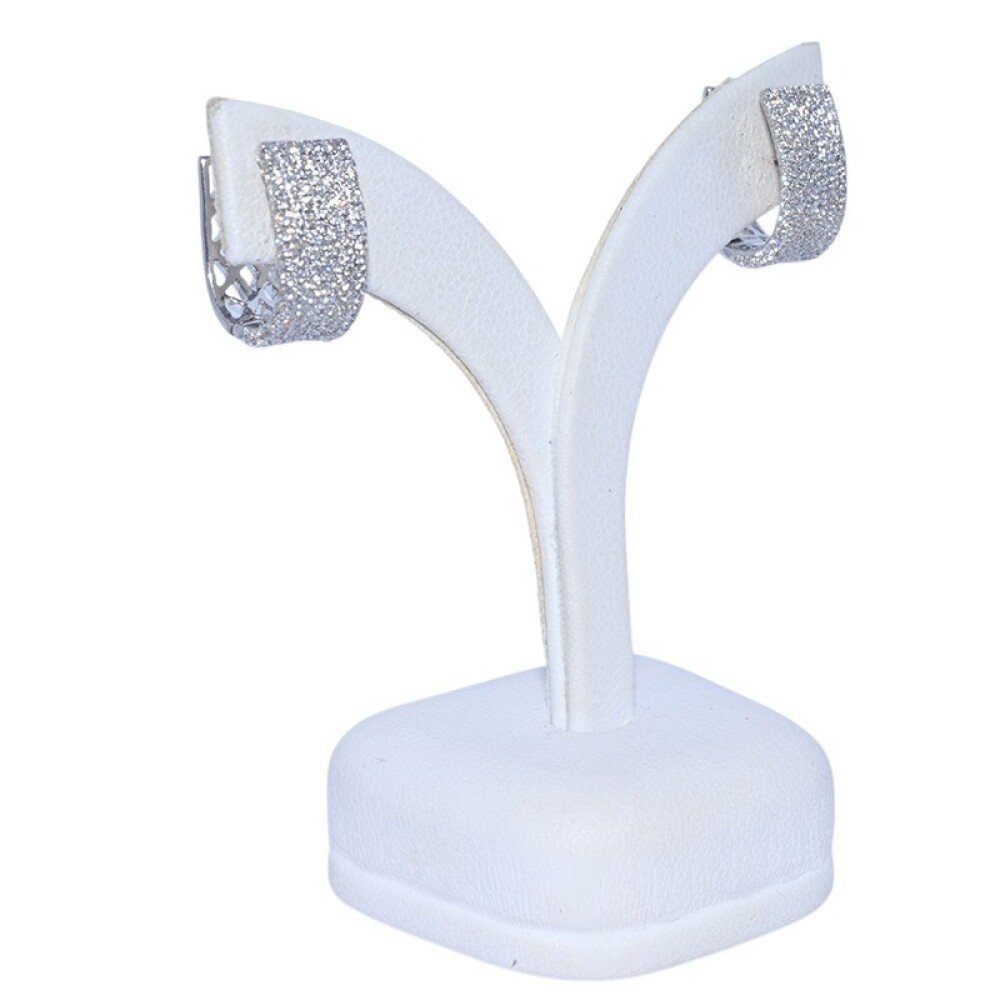 Aros Oro 18 k blanco con brillantes, engarce pavé. Aros Oro 18 k blanco con brillantes, engarce pavé.