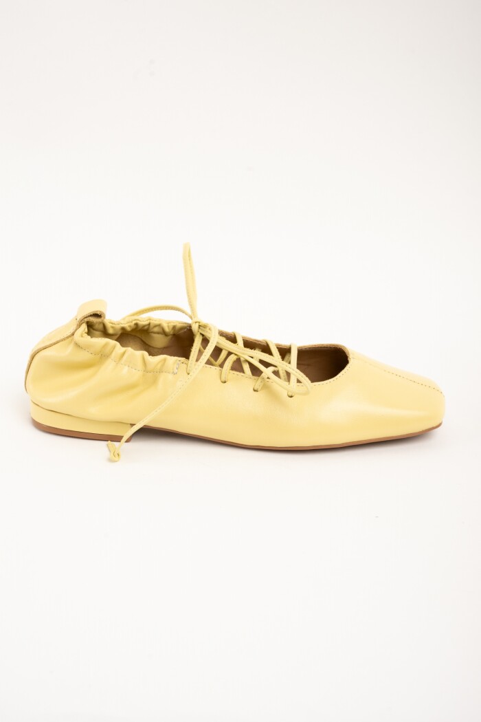 Chatita Acordonada Amarillo