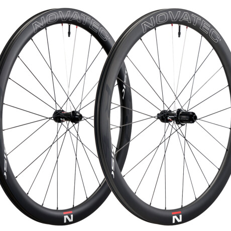 Ruedas Novatec R4 Disc 45mm Carbono Tubeless Ruedas Novatec R4 Disc 45mm Carbono Tubeless