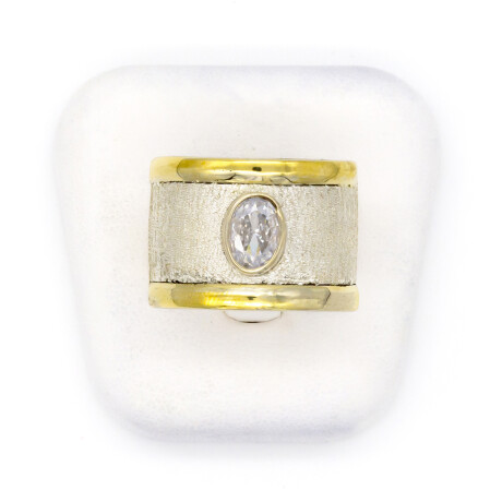Anillo de plata 925, double en oro 18 ktes y circonias. Anillo de plata 925, double en oro 18 ktes y circonias.