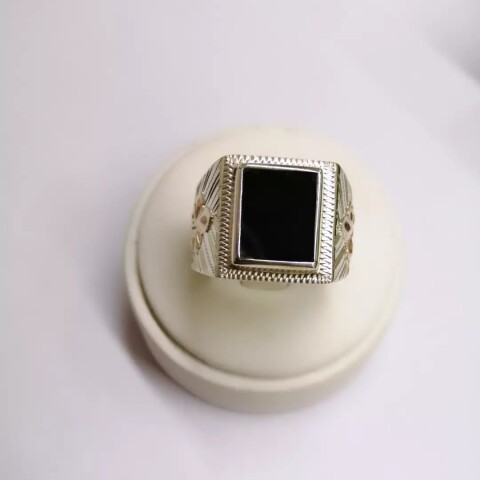 Anillo sello caballero plata y oro con piedra rectangular Onix Anillo sello caballero plata y oro con piedra rectangular Onix