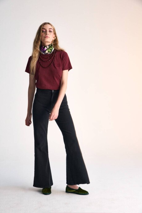Remera Grace Burdeo Remera Grace Burdeo