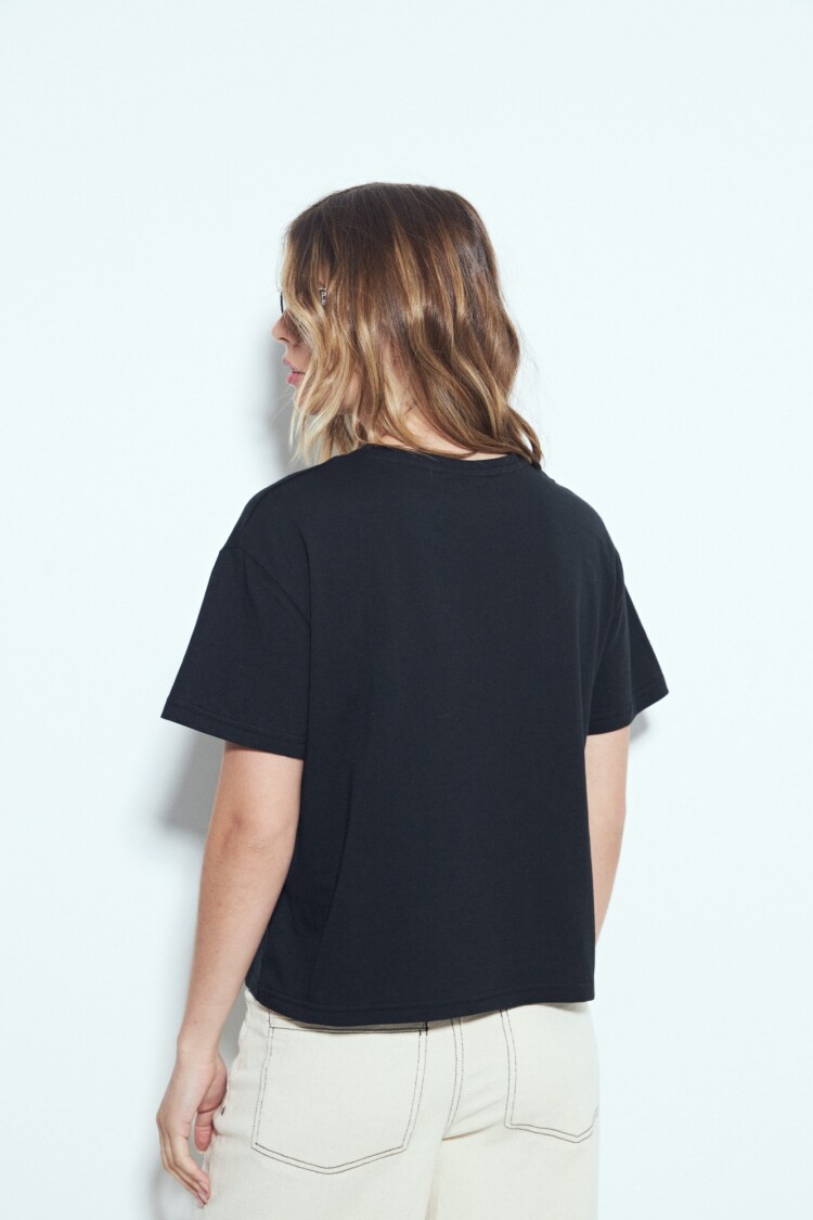 REMERA TARUMÁ Negro