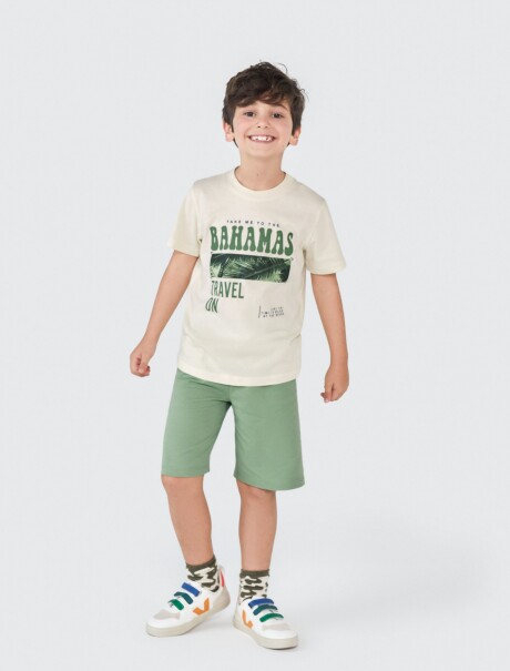 CAMISETA CON ESTAMPA VERDE