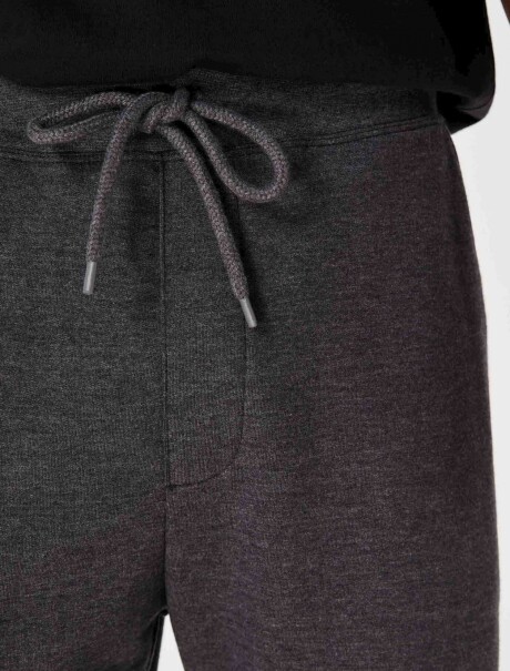 BERMUDA BÁSICA GRIS OSCURO