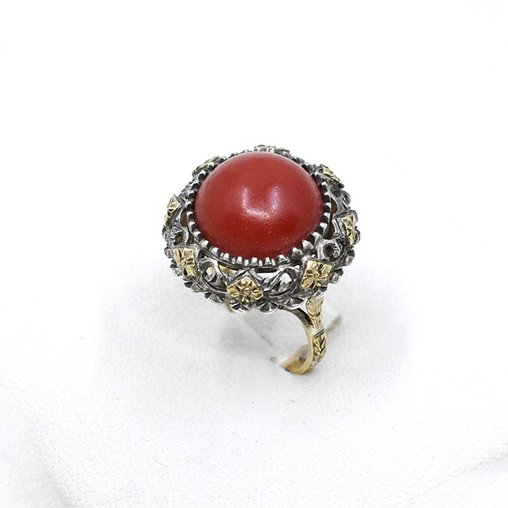 Anillo Antiguo En Plata, Oro 18K Y Coral Anillo Antiguo En Plata, Oro 18K Y Coral