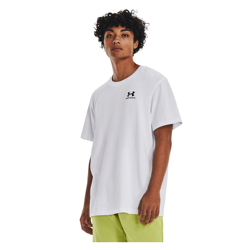 Remera Under Armour HEAVYWEIGHT de Hombre - 1373997-100 Negro-blanco