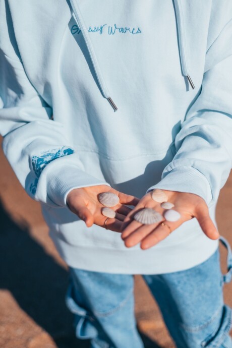 Hoodie Waikiki Bordado / Celeste U