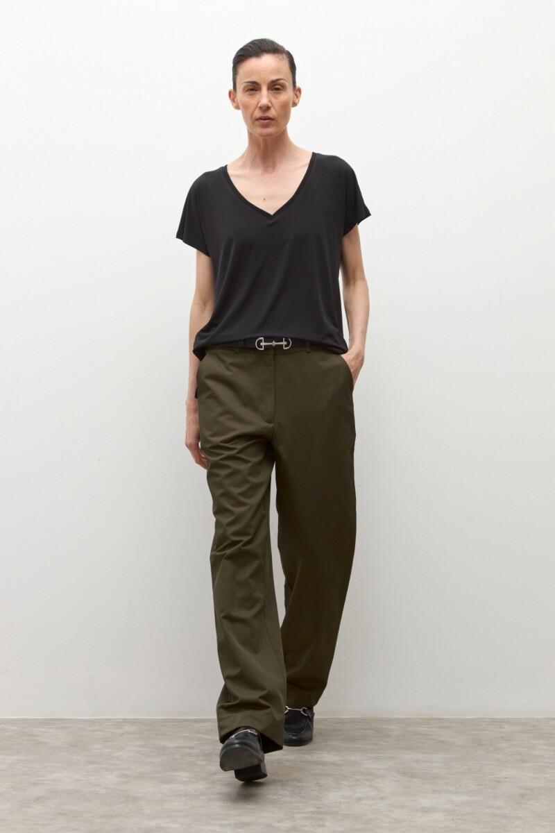 Blusa escote V negro