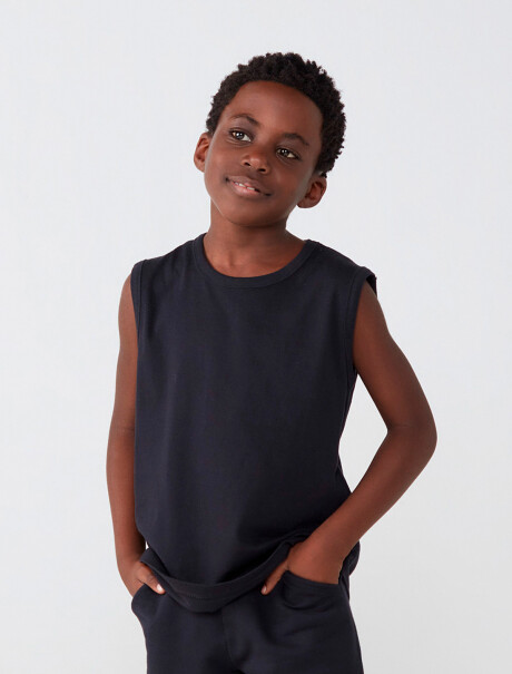 MUSCULOSA BÁSICA INFANTIL REGULAR NEGRO