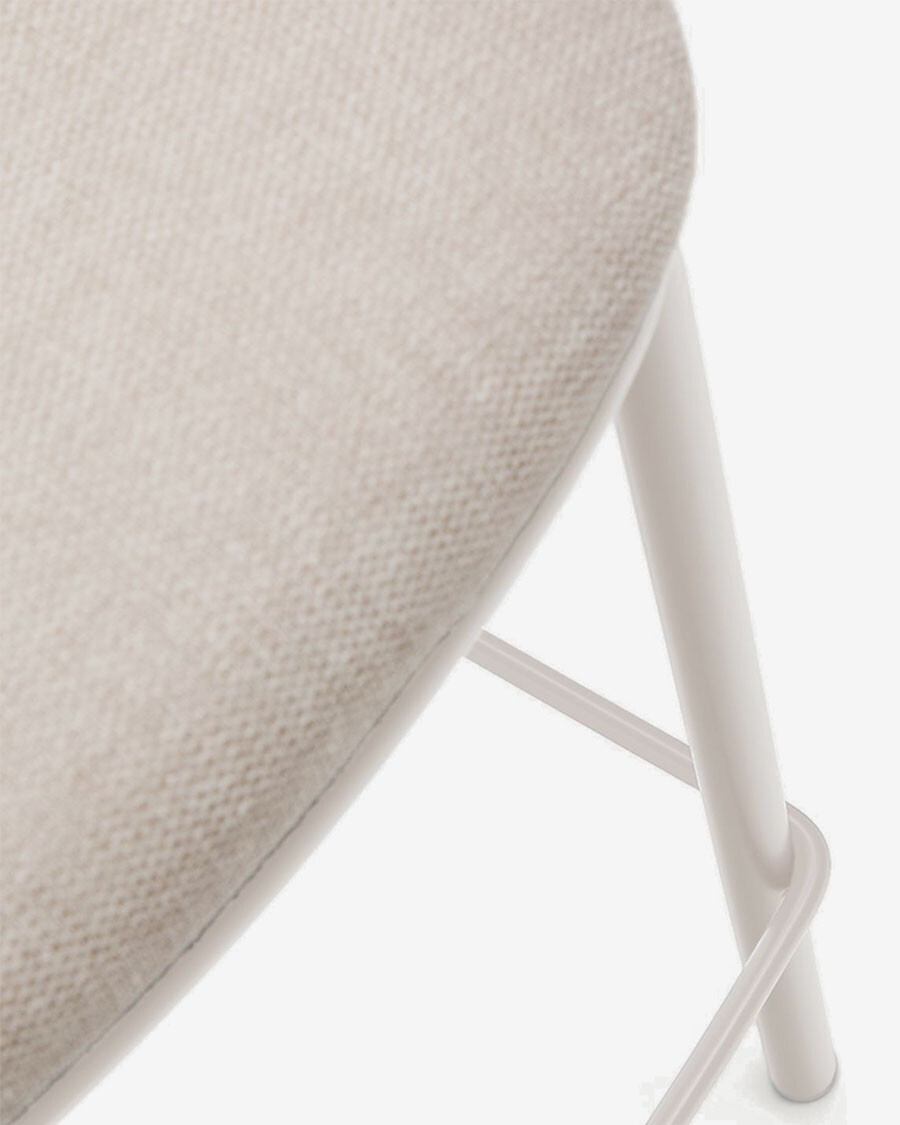 Taburete Maina de chenilla beige y patas de acero con acabado beige FSC Mix Credit 65 cm