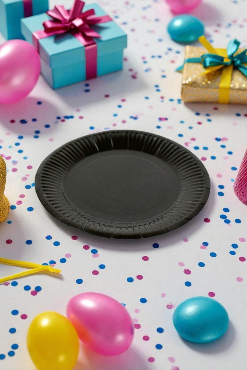 Plato 18 cm. diametro paquete x 10 - NEGRO 