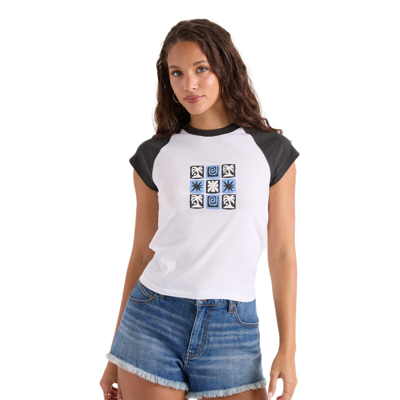 Remera Volcom Kick It Game Day Crop Tee - Blanco Remera Volcom Kick It Game Day Crop Tee - Blanco