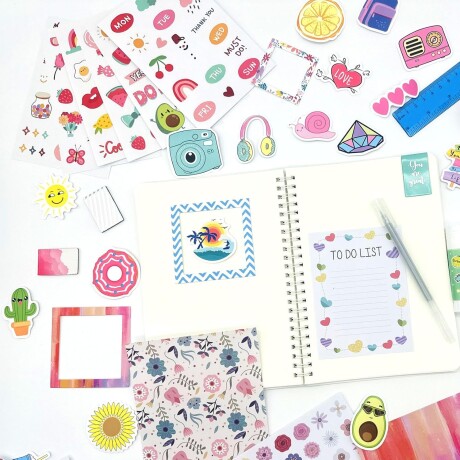 Set De Papelería Infantil Ondas De Colores Celeste