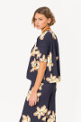 REMERA FLOWER Azul Marino