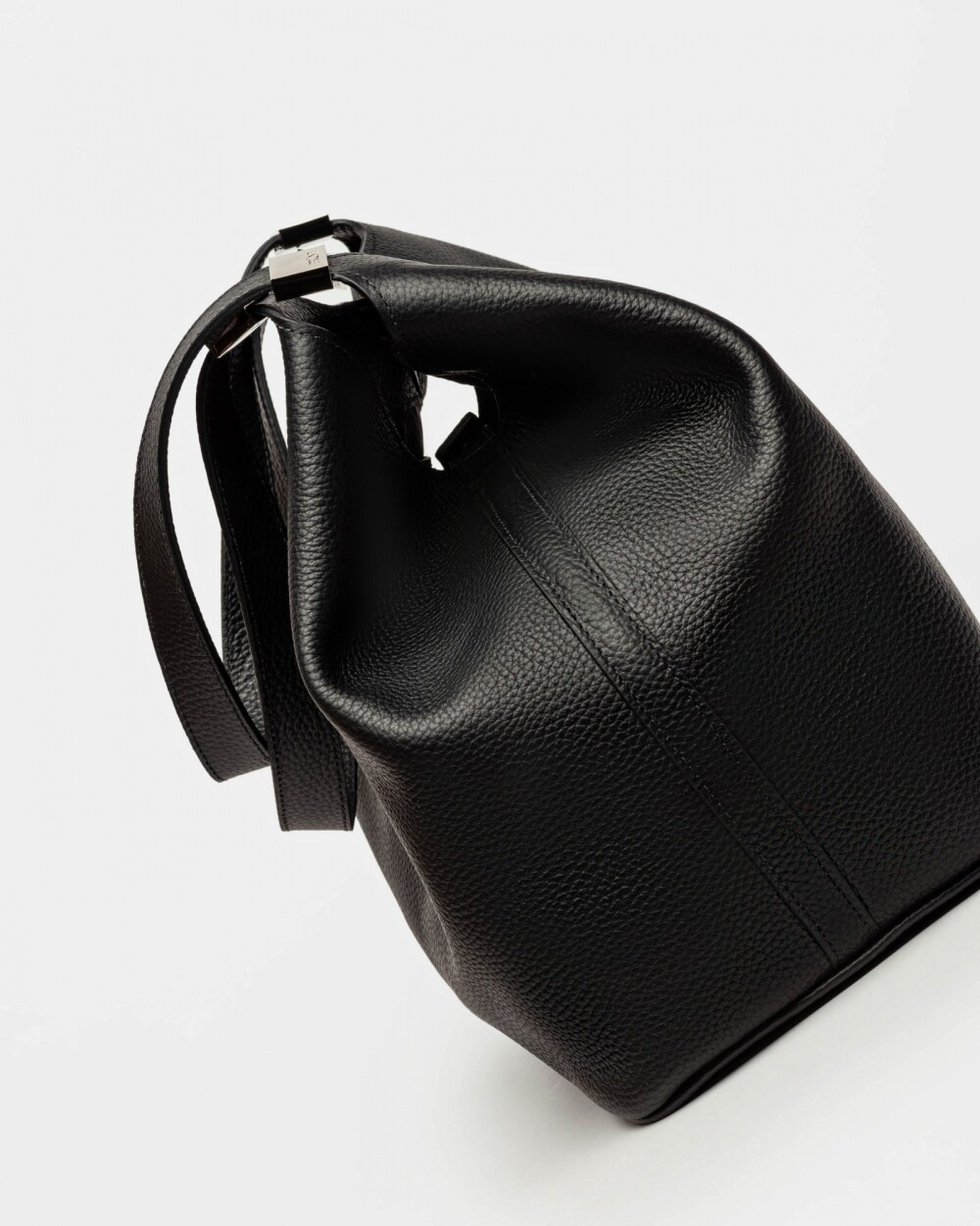 Bolso Eterial en cuero graneado Negro