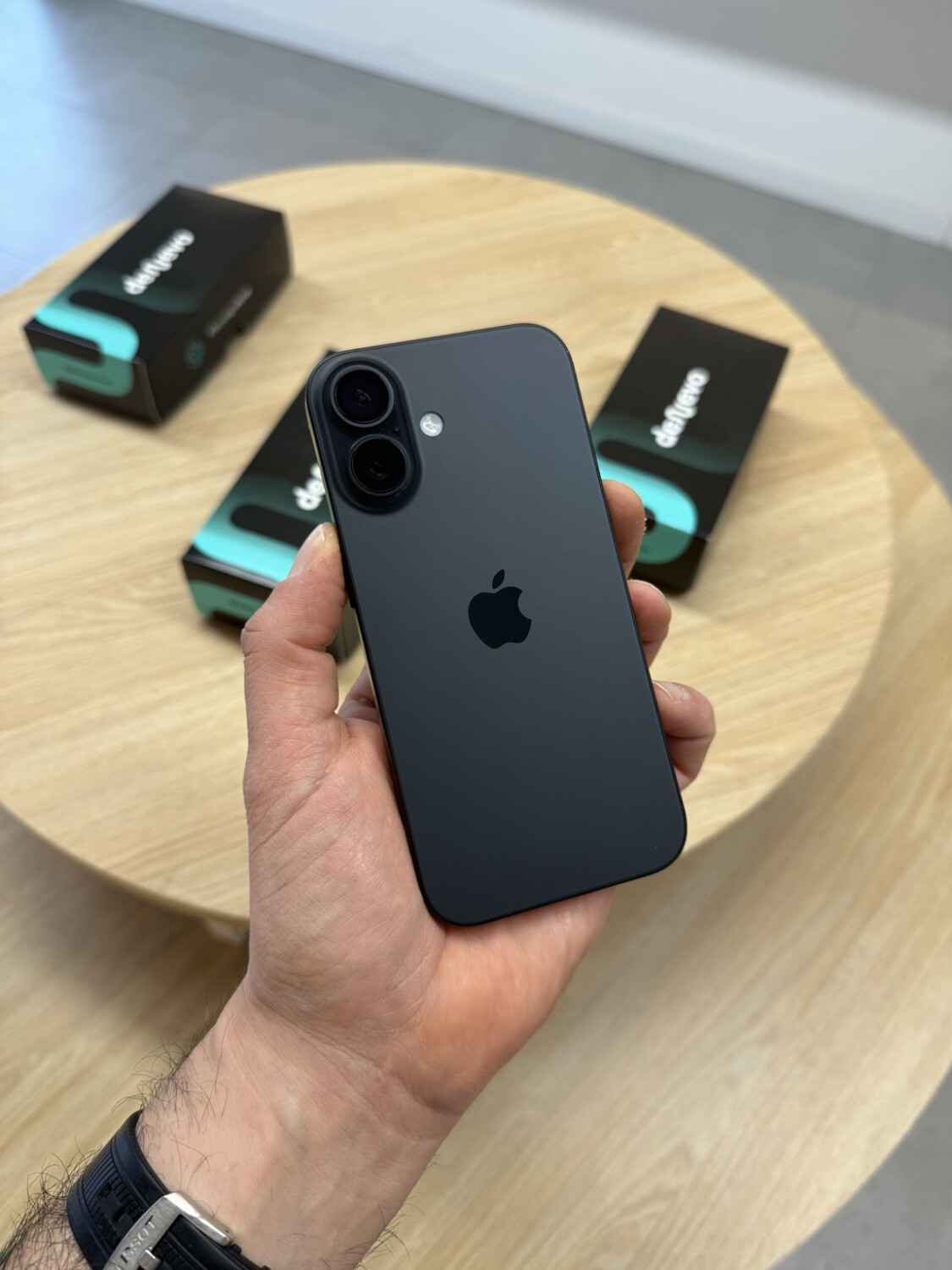 iPhone 16 128GB - Black — denuevo