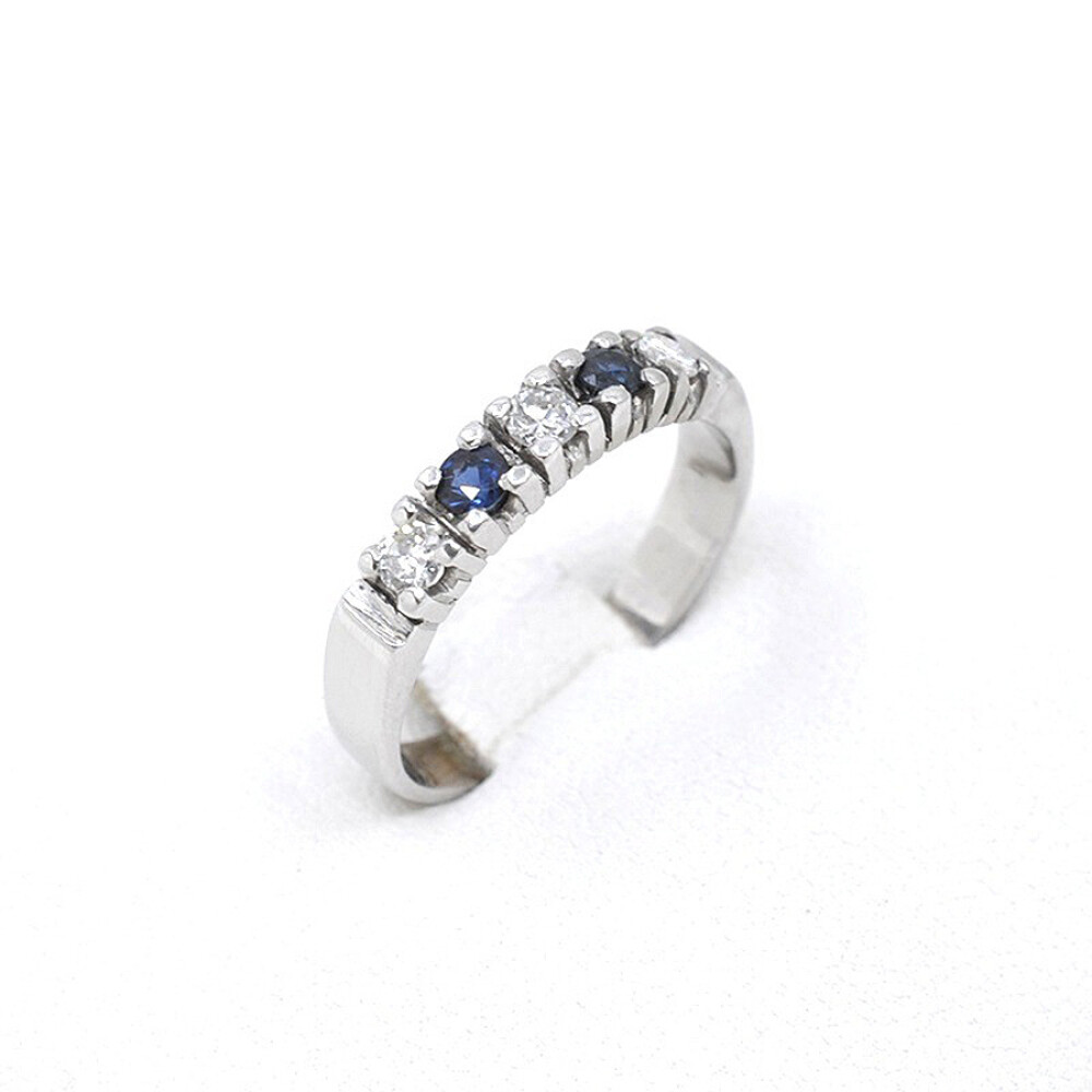 Anillo En Oro Blanco 18K, Brillantes Y Zafiros Anillo En Oro Blanco 18K, Brillantes Y Zafiros