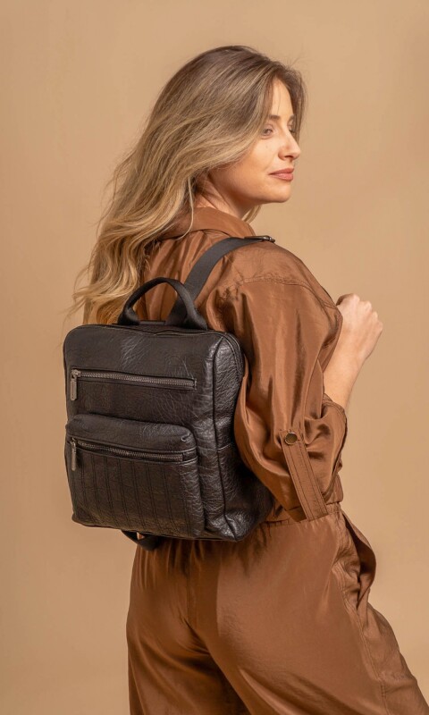 MOCHILA CLAVEL NEGRO