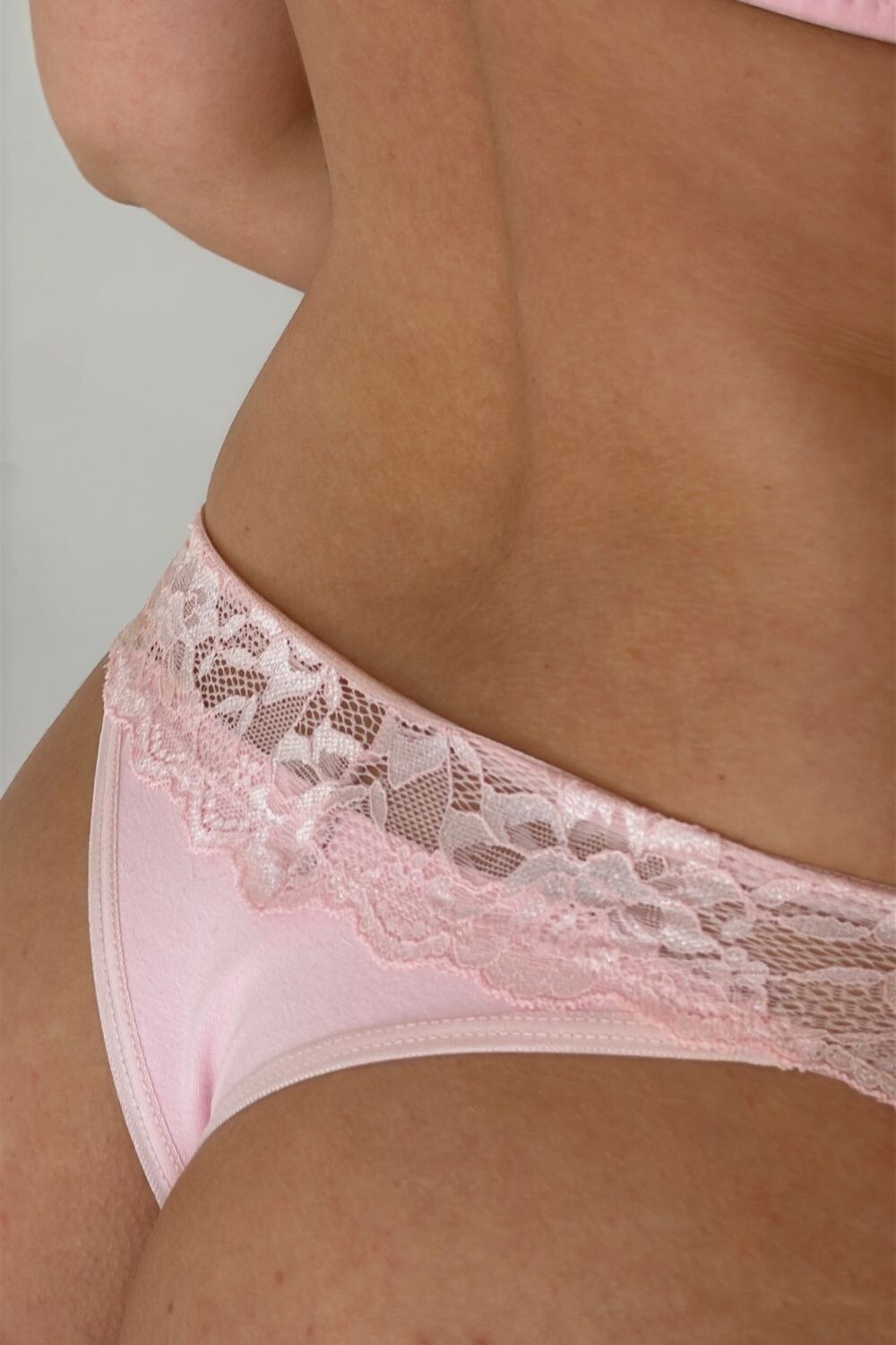 Colaless Luzia Colaless Luzia