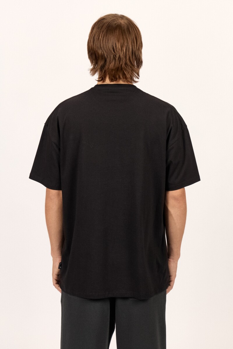 REMERA ARCH EMB OVER TEE J-negro