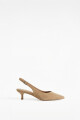 Zapato en punta simil gamuza beige