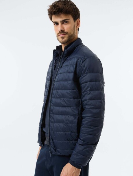 CHAQUETA ACOLCHADA CON DETALLES ACOLCHADOS + BOLSA GUARDAPOLVO AZUL