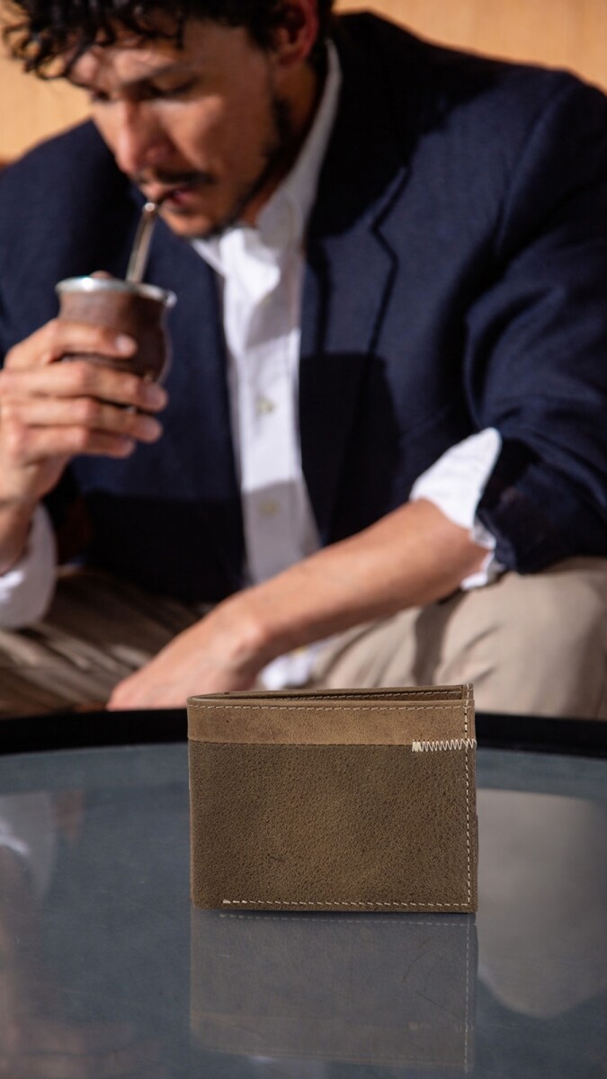 BILLETERA CUERO JANO - JASPEADO C/NUEZ 