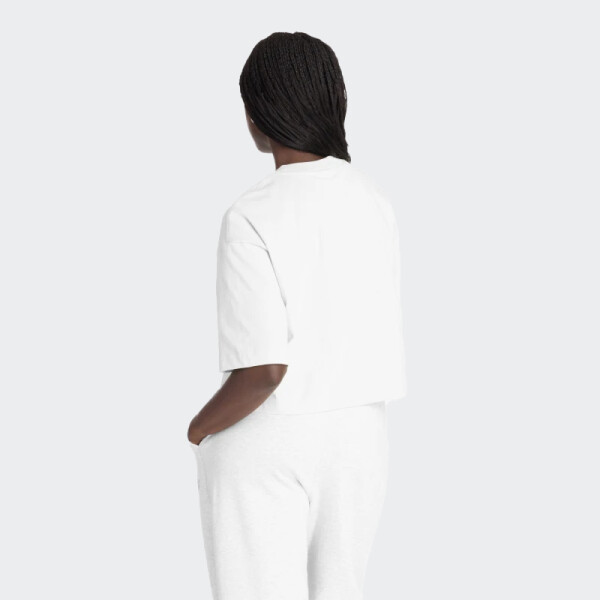 Remera New Balance Logo Oversized Blanco