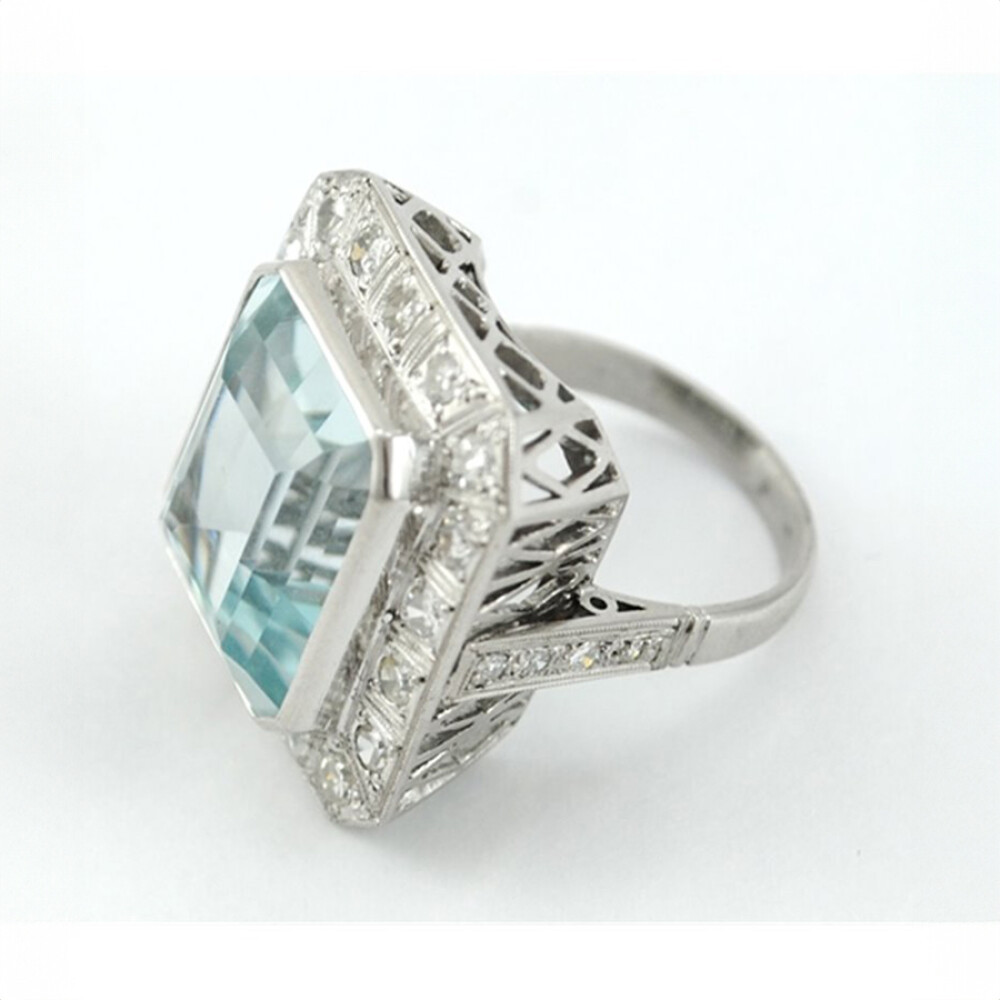 Anillo Oro 18K Diseño Antiguo Con Brillantes Y Agua Marina Anillo Oro 18K Diseño Antiguo Con Brillantes Y Agua Marina