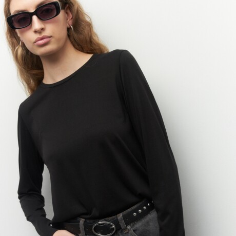 REMERA LORAINE Negro