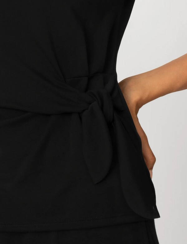 Remera Lazo Lateral NEGRO