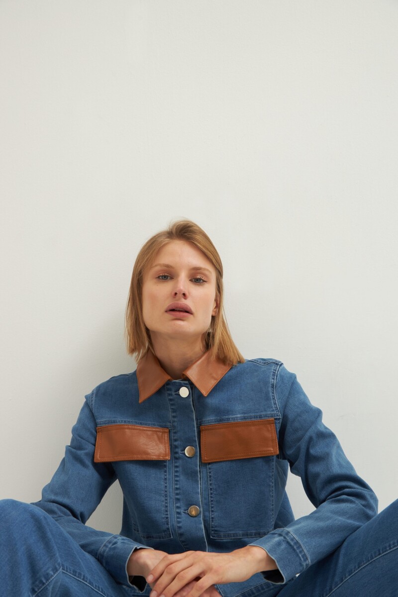 Campera de jean con cuero ecológico jean medio