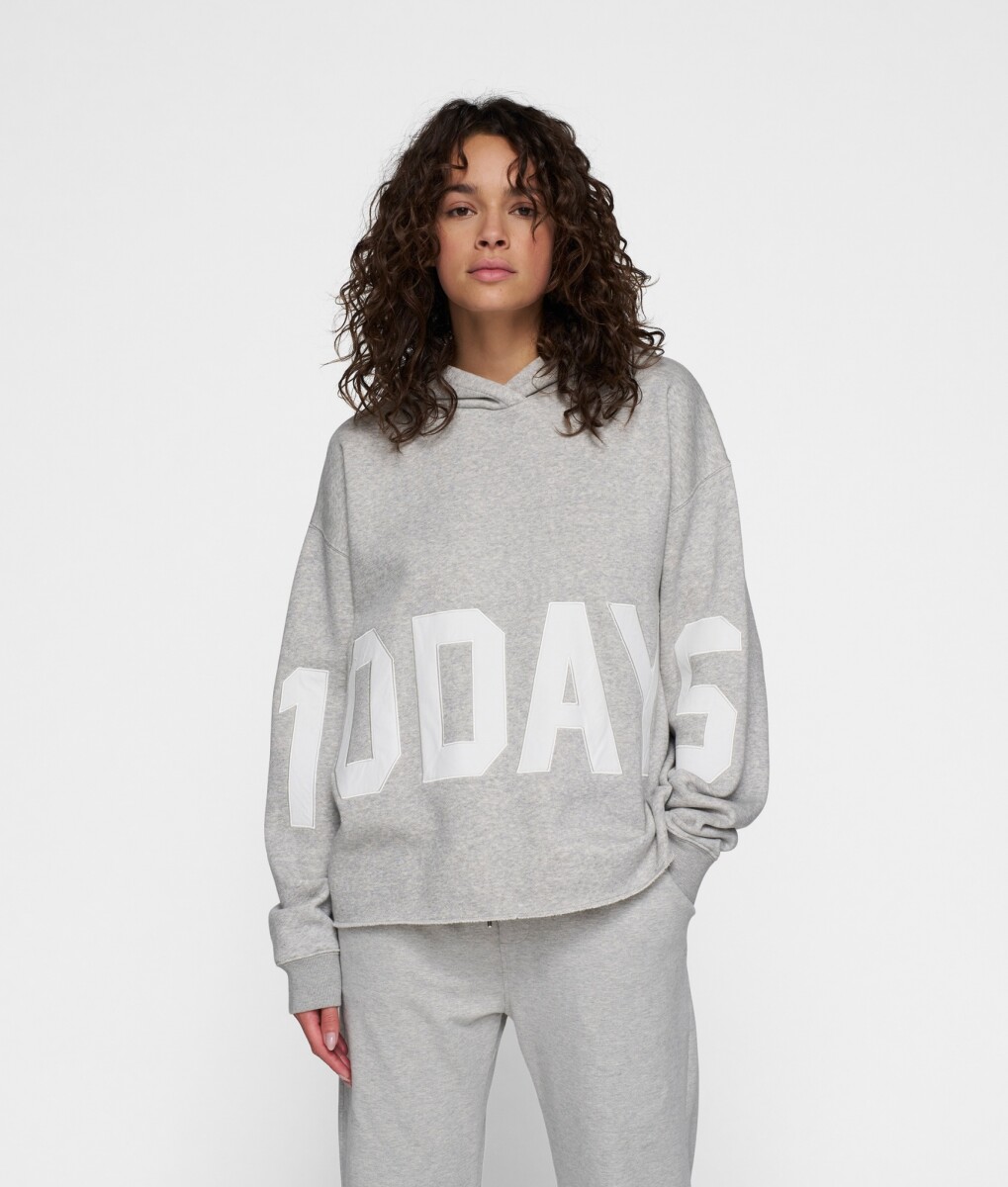 HOODIE STATEMENT 