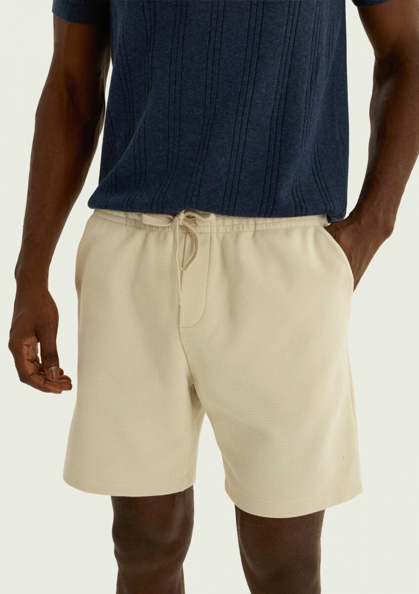 BERMUDAS RECTAS DE FELPA - BEIGE 