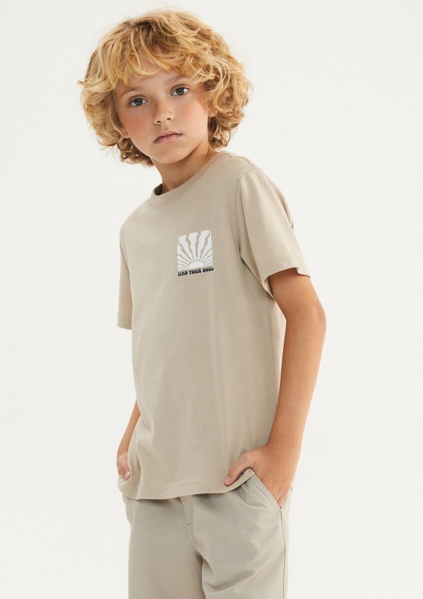 CAMISETA INFANTIL CON ESTAMPA - BEIGE 