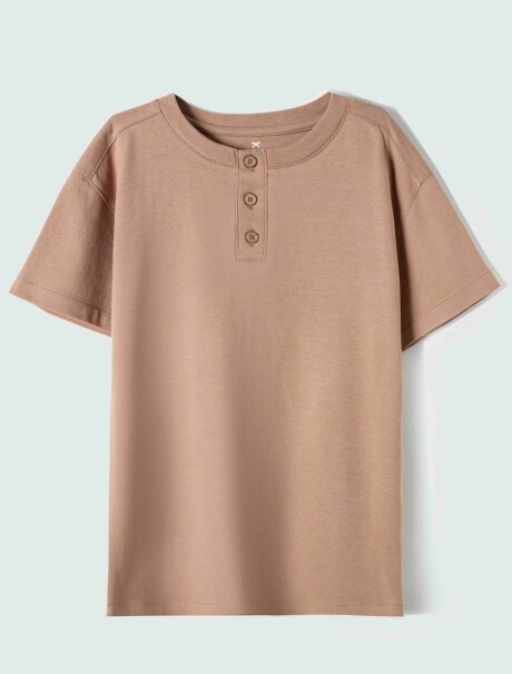 CAMISETA INFANTIL CON CUELLO BEIGE