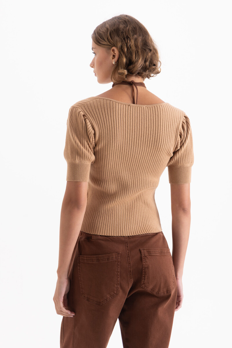 TOP JOAN Camel