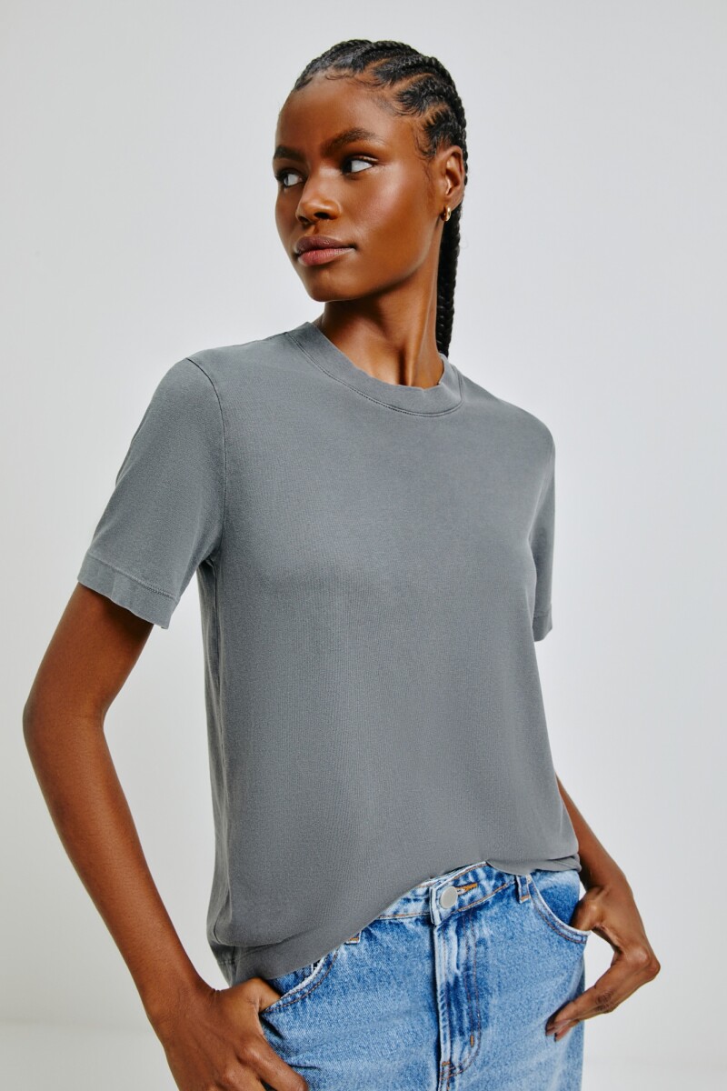 BLUSA MM FEM - PRETO ESCURO 