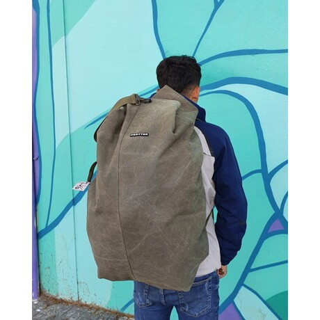 Bolso Mochila Arye de Gran Capacidad Fabricada en Lona Resistente Bolso Mochila Arye de Gran Capacidad Fabricada en Lona Resistente