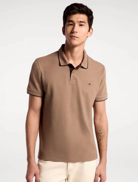 CAMISA DE CUELLO CON BORDADO BEIGE