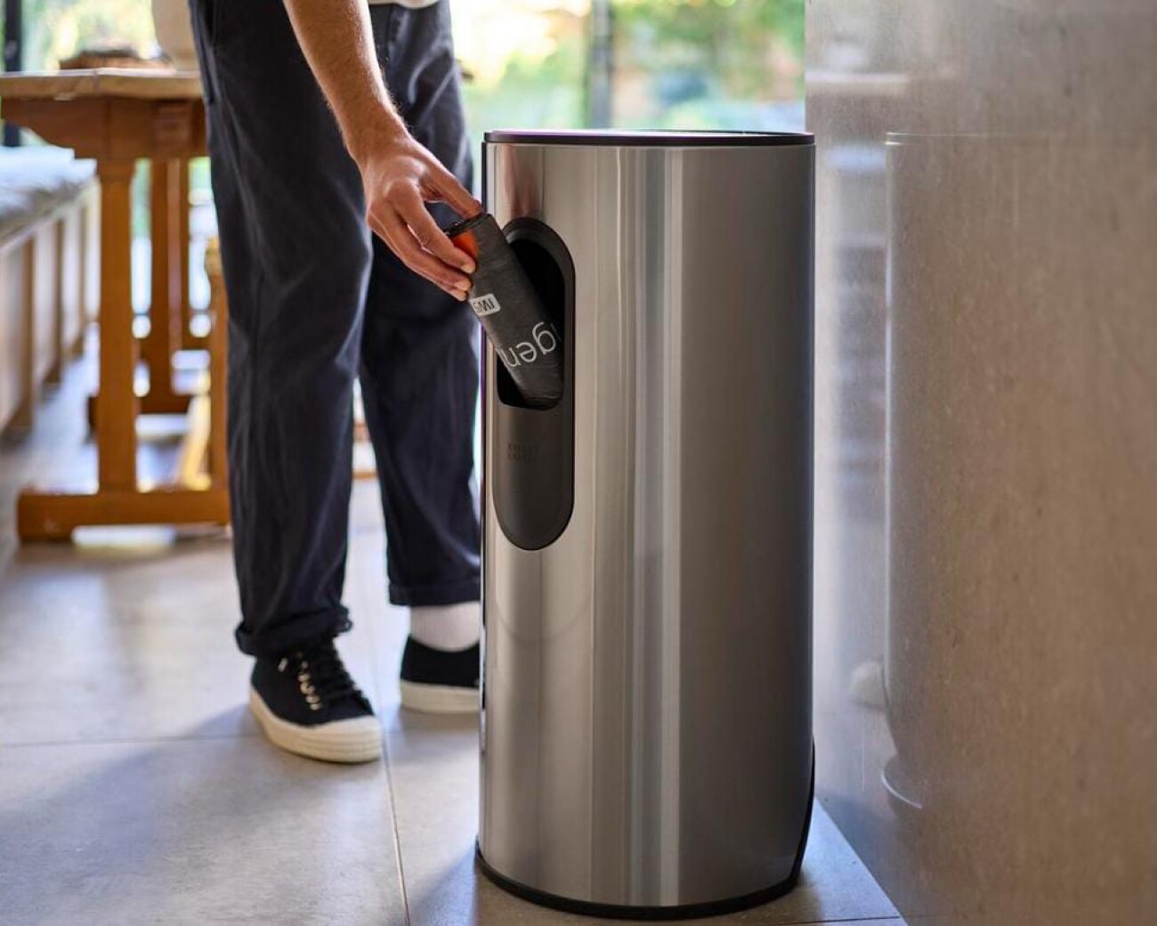 Cesto de Basura Arc™ 30L de Acero Inoxidable Joseph Joseph Cesto de Basura Arc™ 30L de Acero Inoxidable Joseph Joseph