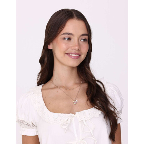 Collares Cortos Con corazón Dorado