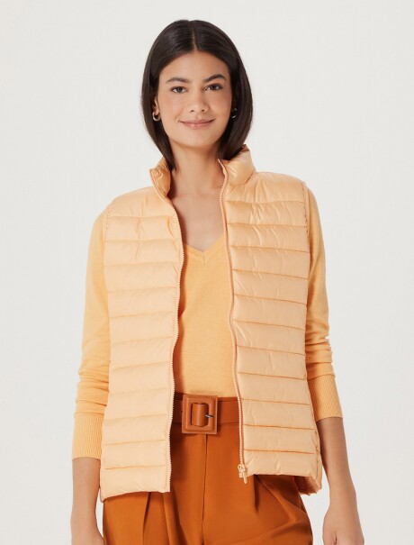 CHALECO PUFFER CON BOLSILLOS NARANJA