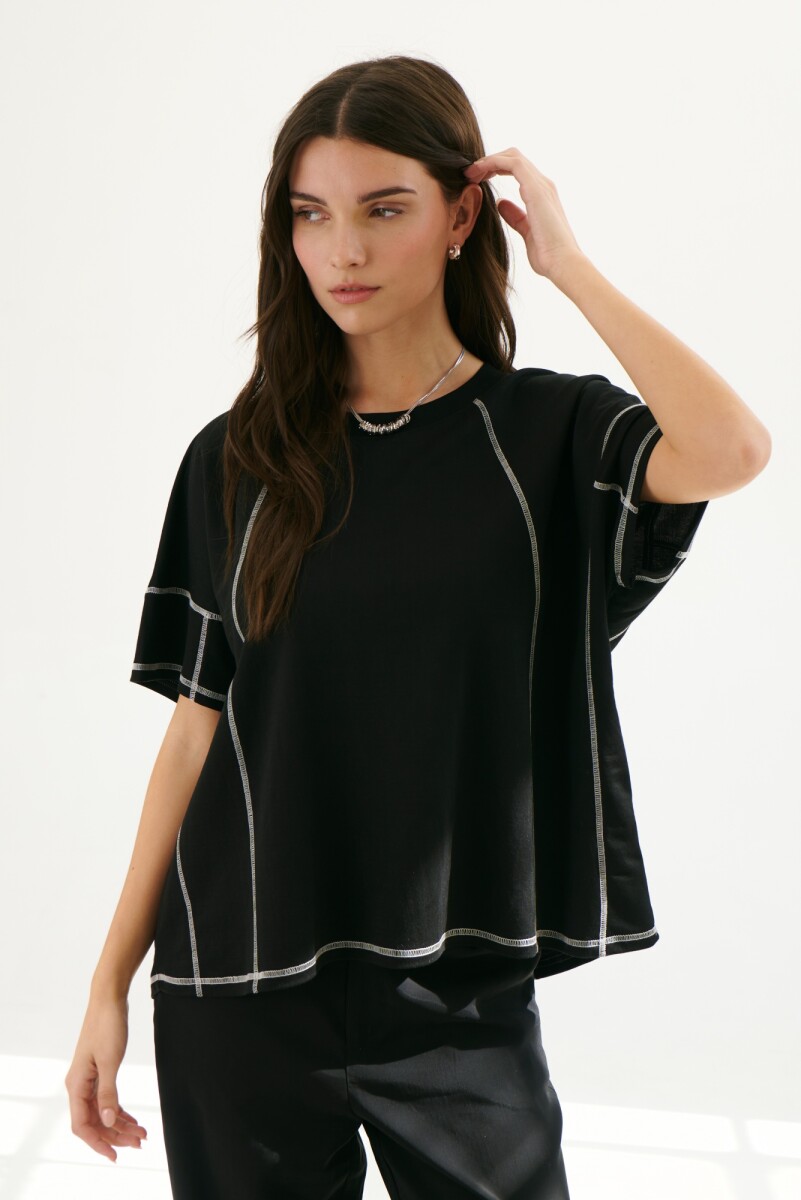 REMERA MACA - NEGRO 
