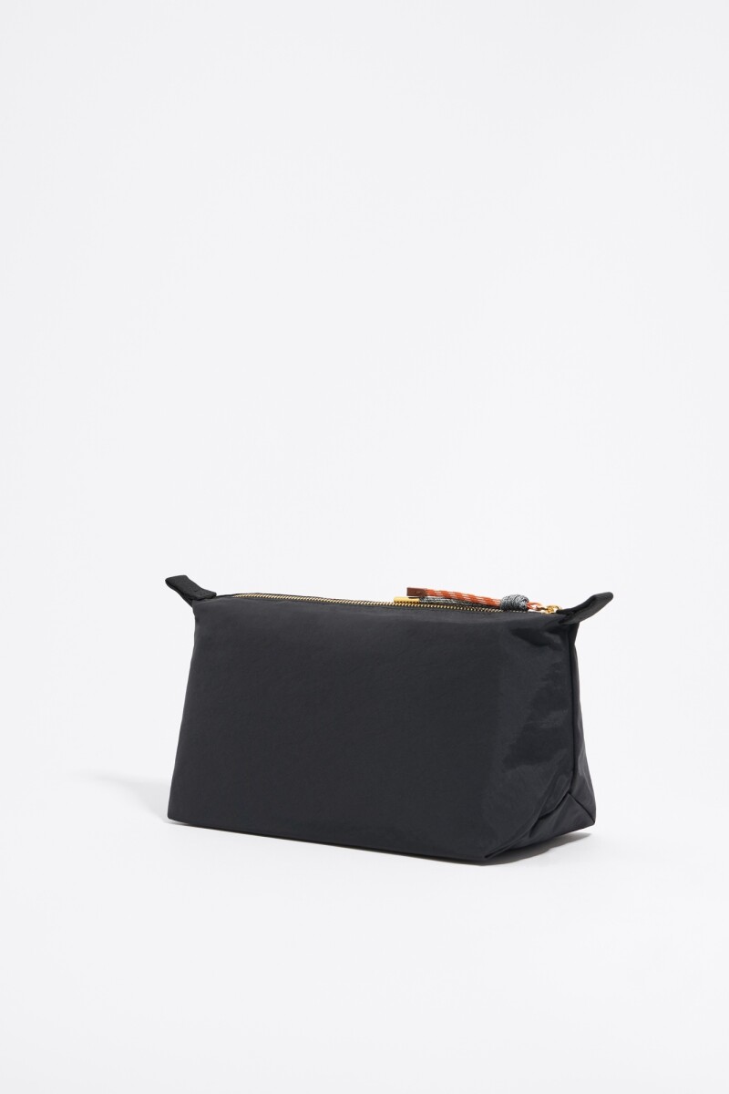 NECESER NYLON Negro