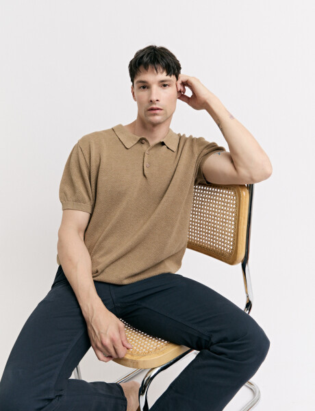 520576 REMERA HARRY Camel