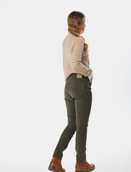PANTALON DE PANA CON SPANDEX Verde