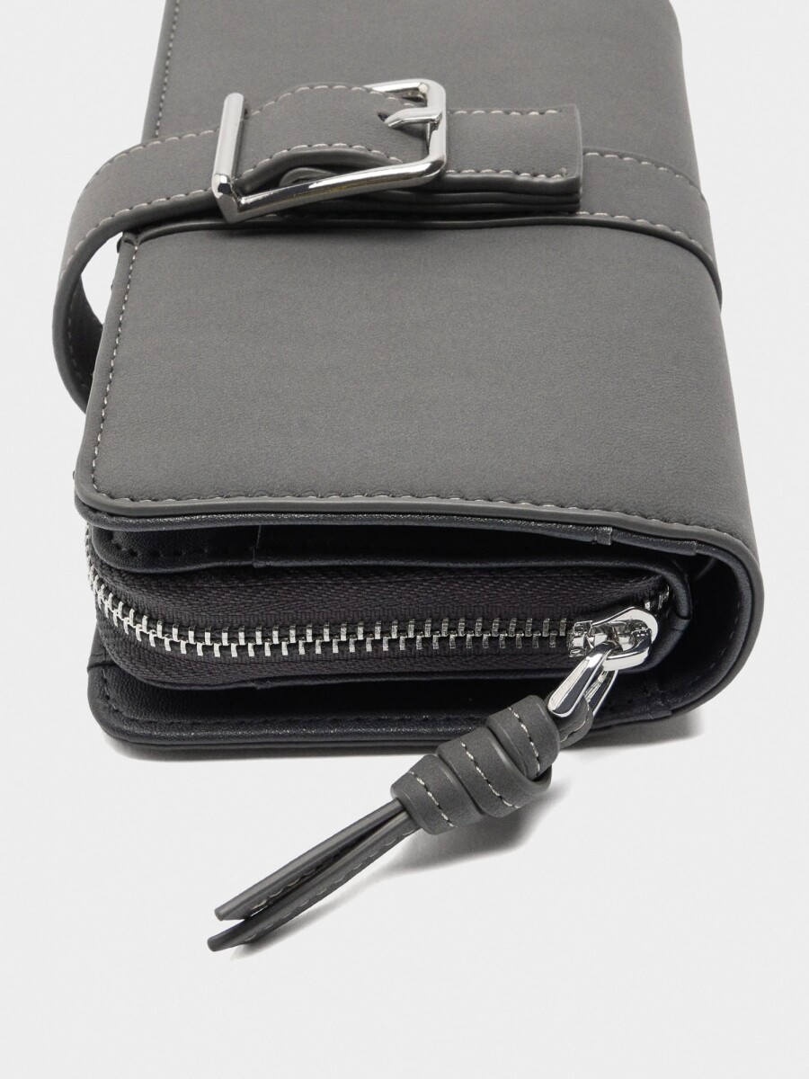 Cartera Lisa Con Hebilla gris